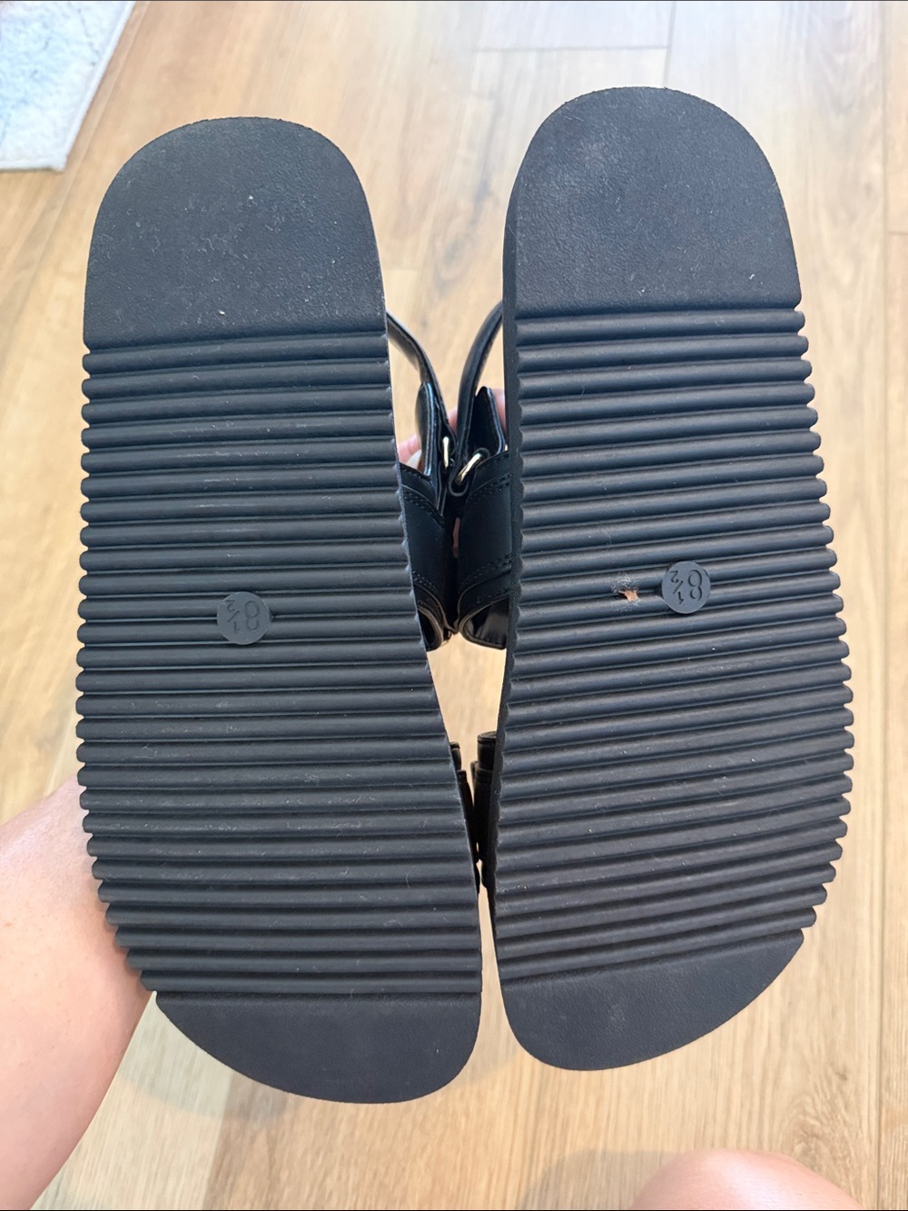 Sandals - Picture 3 of 3